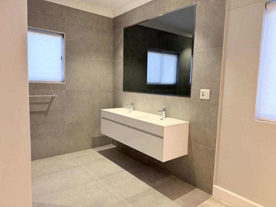 To Let 2 Bedroom Property for Rent in Oakdale Western Cape